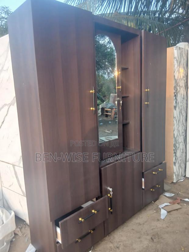 Qquality Wardrobe · Photo 3