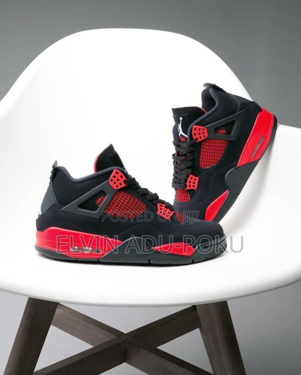 Air Jordan 4 Retro “ Red Thunder” · Photo 3