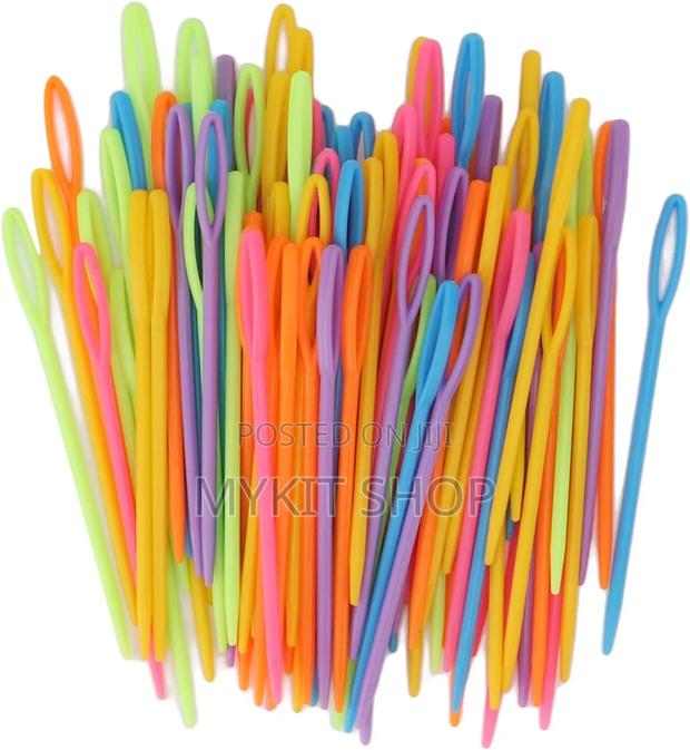 Plastic Yarn Needle · Photo 2