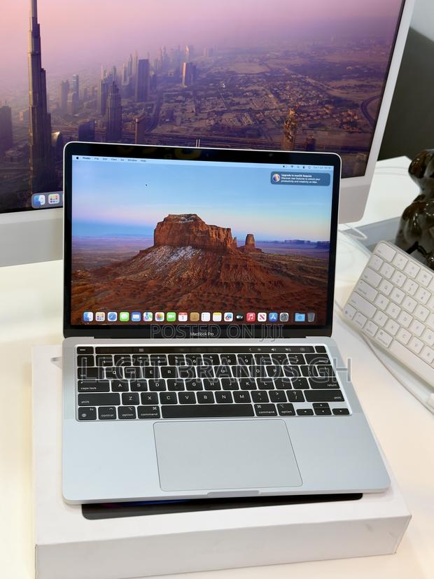 Laptop Apple MacBook Pro 2022 M2 8GB Apple M2 SSD 512GB