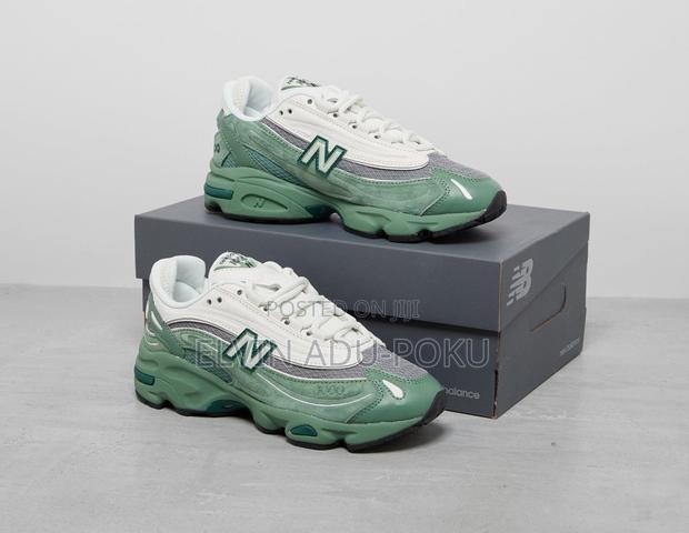 New Balance 1000 Vi “ Green” · Photo 3