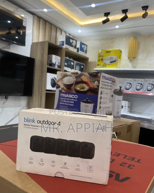 Beautiful Made Blink Outdoor 4 Security Cameras · Photo 2