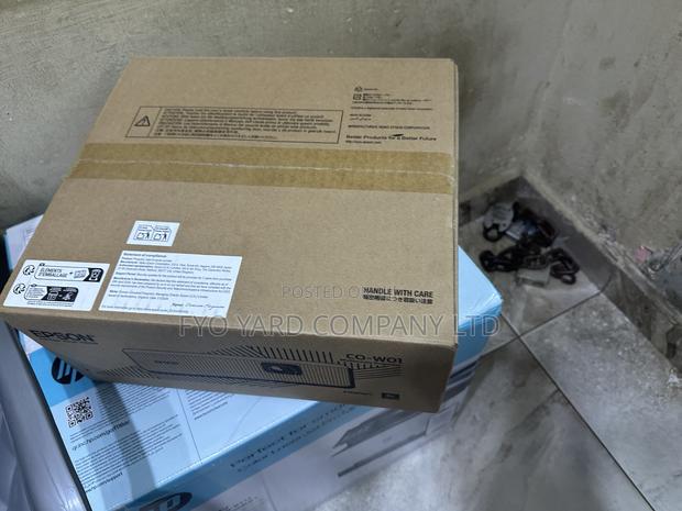 Large Conference Quality Display Epson Projector · Photo 4