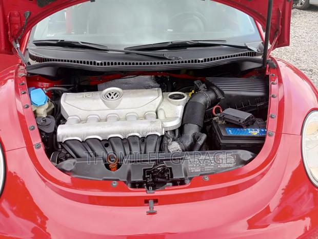 Volkswagen Beetle 2010 Red photo 3