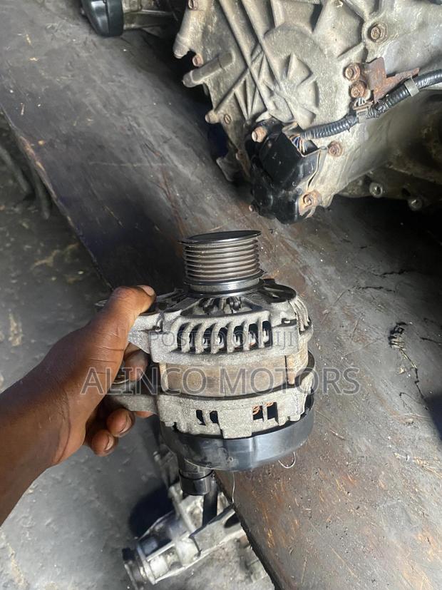 Honda CRV /Civic.5t Alternator photo 5
