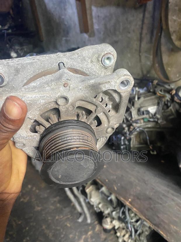 Honda CRV /Civic.5t Alternator photo 4