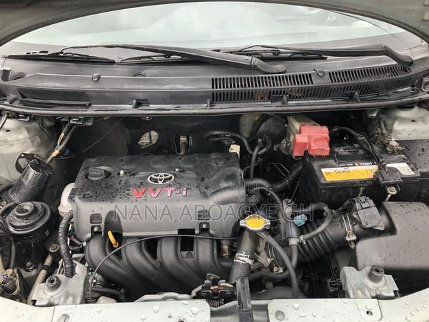 Toyota Belta 2010 Gray