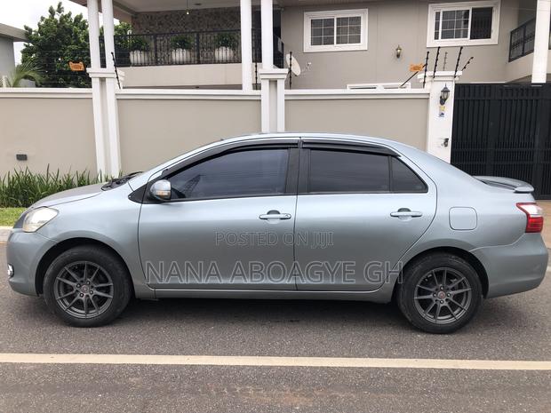 Toyota Belta 2010 Gray