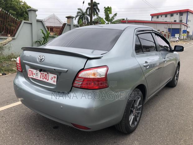 Toyota Belta 2010 Gray
