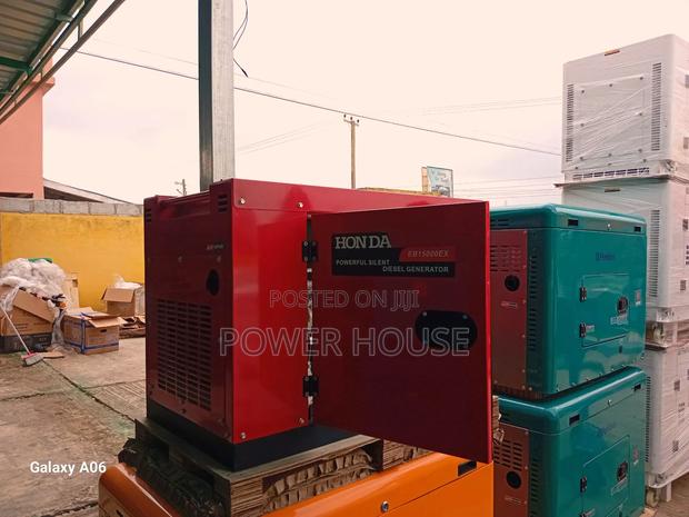 Red and Black Honda Diesel Generator · Photo 2