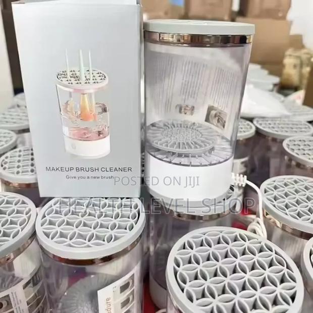 Automatic Makeup Brush Cleaner · Photo 4