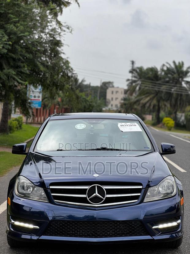 Mercedes-Benz C250 2014 Blue