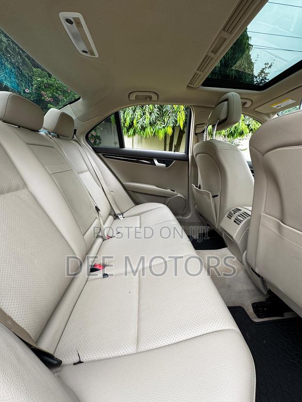 Mercedes-Benz C250 2014 Blue