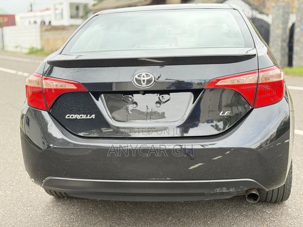 Toyota Corolla LE (1.8L 4cyl 2A) 2018 Black