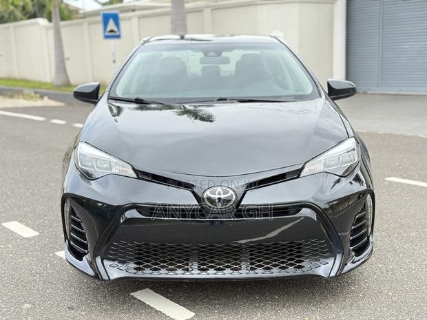 Toyota Corolla LE (1.8L 4cyl 2A) 2018 Black