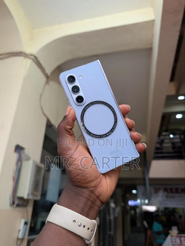New Samsung Galaxy Z Fold 5 256 GB Blue photo 2