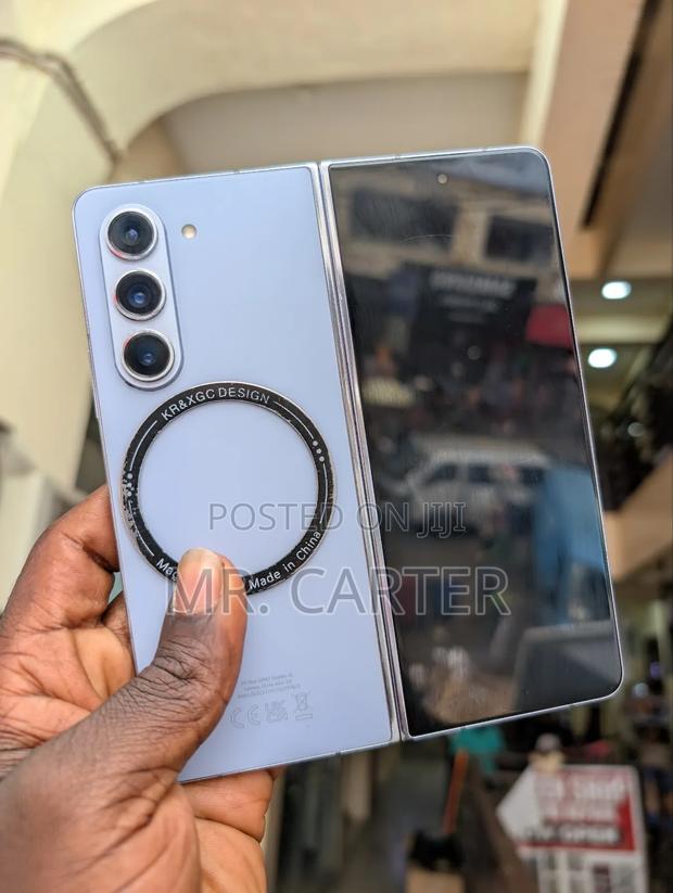 New Samsung Galaxy Z Fold 5 256 GB Blue photo 5