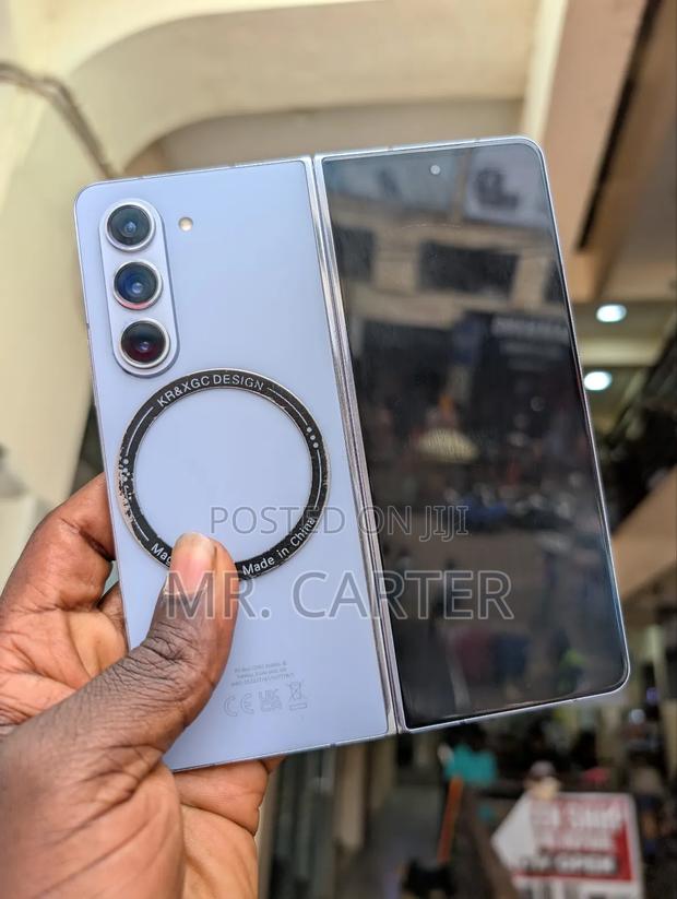 New Samsung Galaxy Z Fold 5 256 GB Blue photo 6