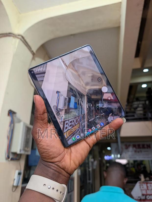 New Samsung Galaxy Z Fold 5 256 GB Blue photo 8