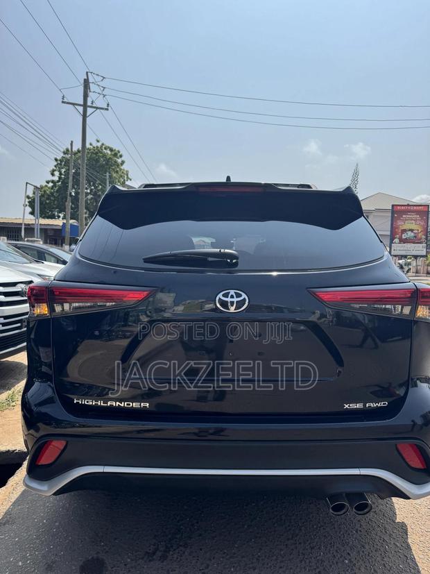 Toyota Highlander XSE AWD 2024 Black