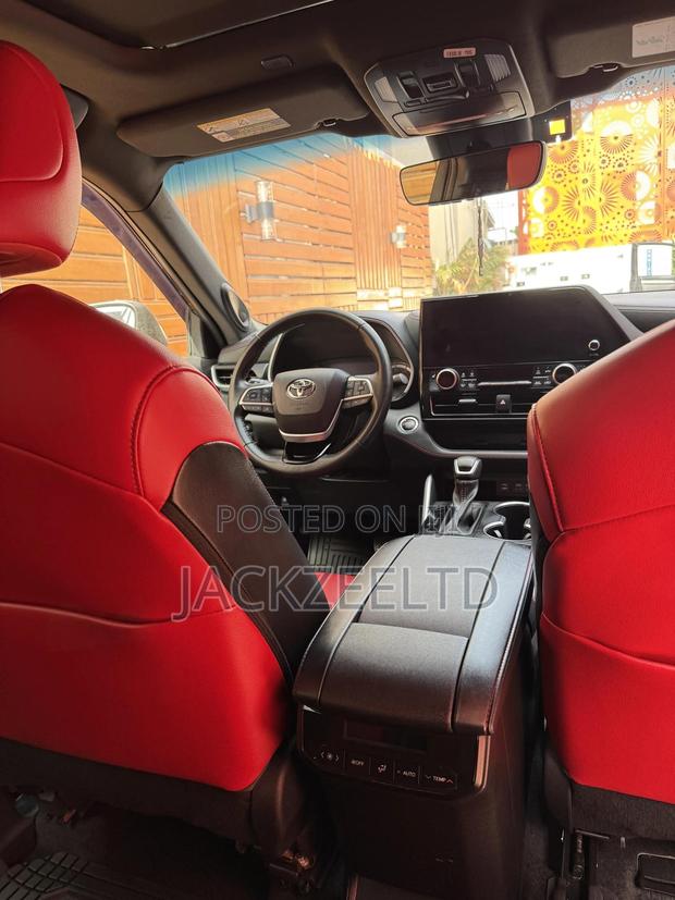 Toyota Highlander XSE AWD 2024 Black