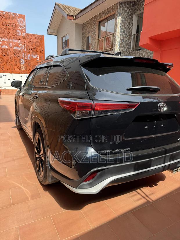 Toyota Highlander XSE AWD 2024 Black