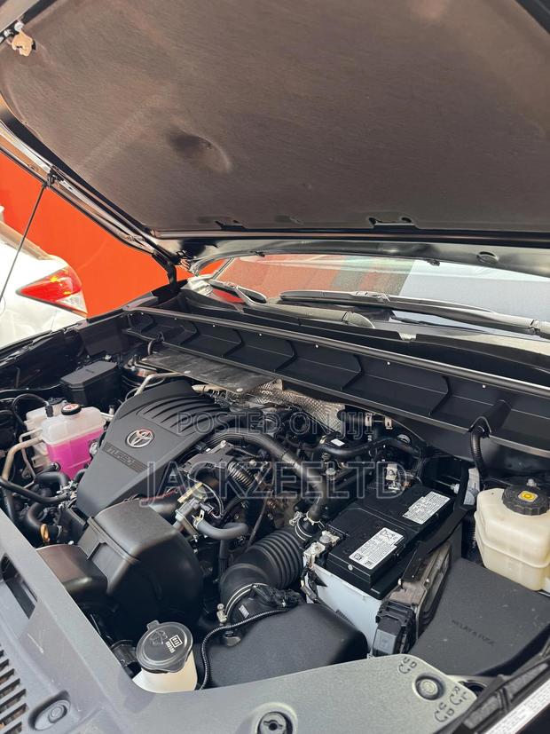 Toyota Highlander XSE AWD 2024 Black