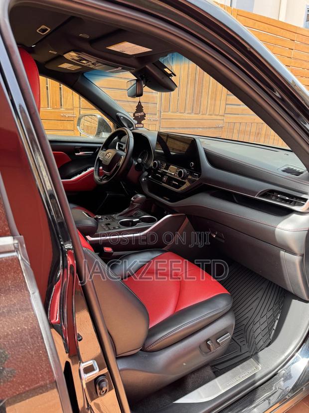 Toyota Highlander XSE AWD 2024 Black