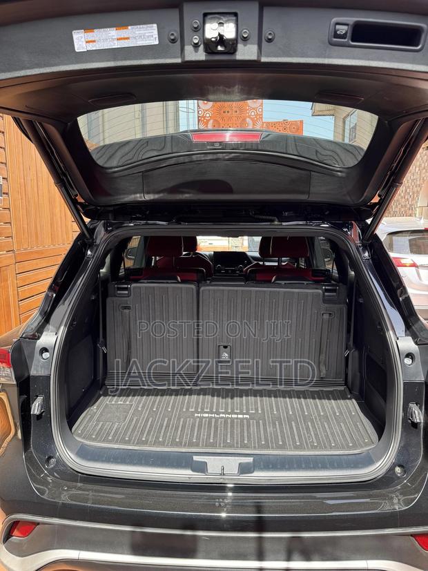 Toyota Highlander XSE AWD 2024 Black