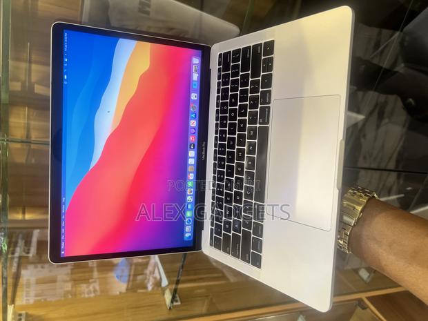 Laptop Apple MacBook Pro 2017 8GB Intel Core I5 SSD 256GB
