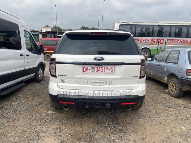 Ford Explorer Sport 4dr SUV AWD (3.5L 6cyl Turbo 6A) 2015 White photo 2