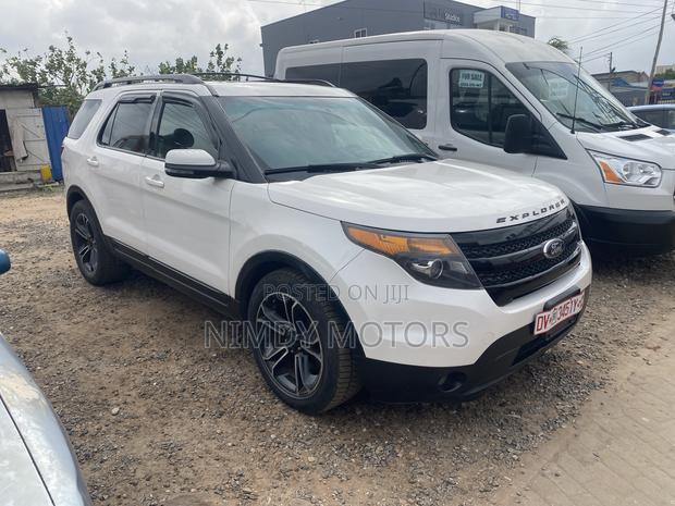 Ford Explorer Sport 4dr SUV AWD (3.5L 6cyl Turbo 6A) 2015 White photo 3