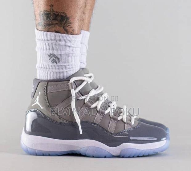 Air Jordan 11 Retro "Cool Grey” · Photo 3
