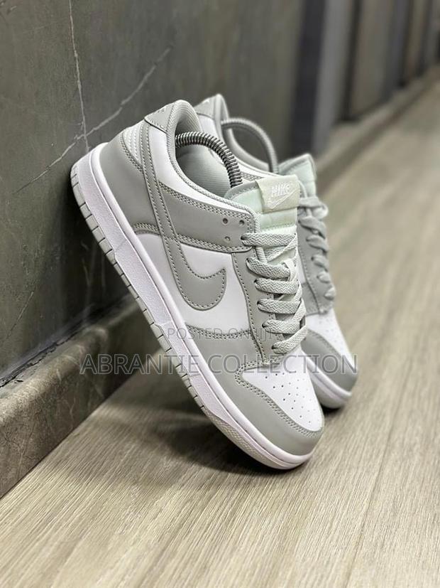 Nike Dunk Low Grey/White Sneaker · Photo 3