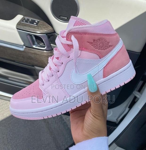 Wmn’S Air Jordan 1 “Rush Pink” · Photo 3