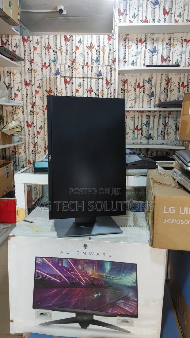 Dell Edgeless 24inch Monitor photo 3