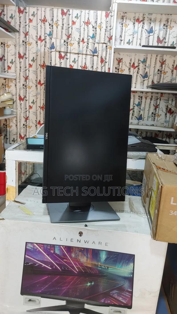 Dell Edgeless 24inch Monitor photo 6