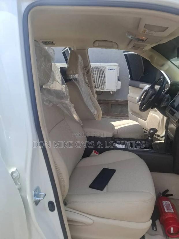 Toyota Land Cruiser Prado 2.7 2019 White photo 2