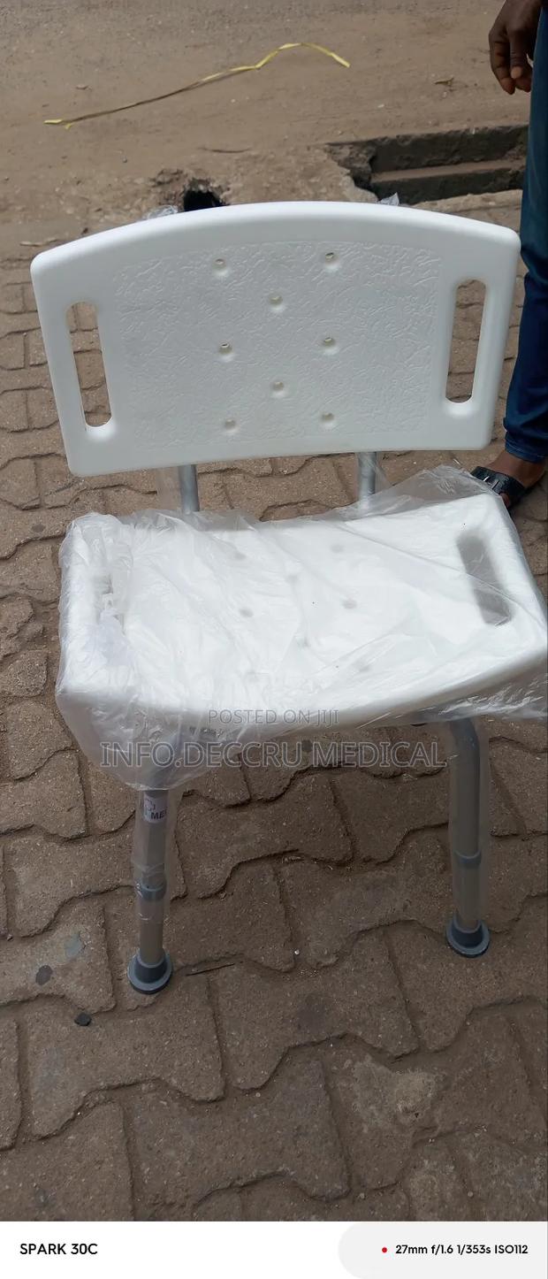 Shower Seat With Backrest · Photo 4