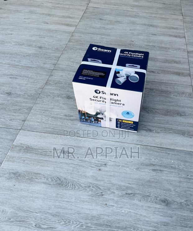 Well Built Swann Floodlight Security Camera · Photo 2