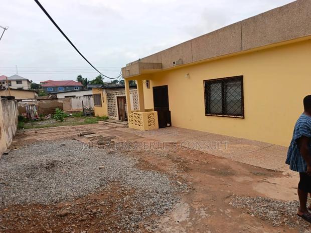 Property for Sale in Lapaz Honkong N1 Highway · Photo 2