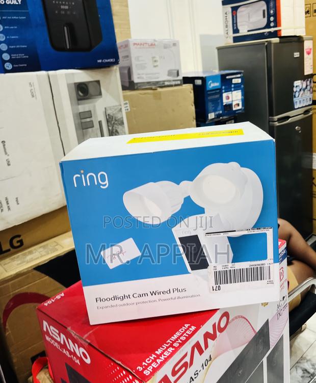 Excellent Ring Floodlight Cam Wired Plus . · Photo 2