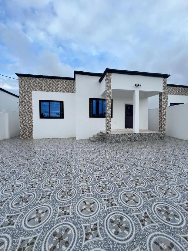 3 Bedroom Self Compound for Rent in Kasoa Town · Photo 2