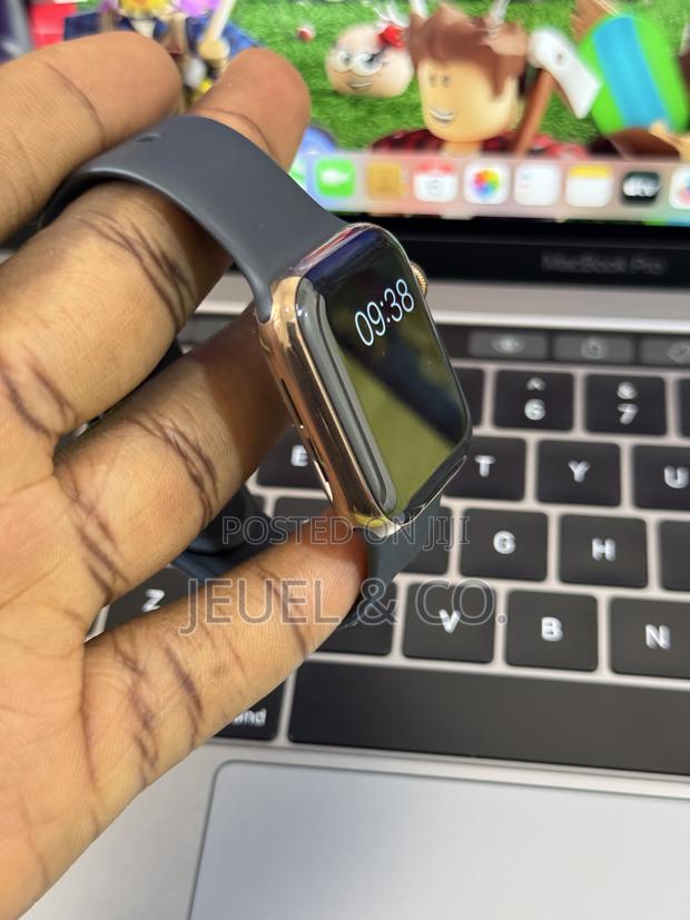 Apple Watch Series 5 40mm Stainless Steel GPS + Cellular photo 5