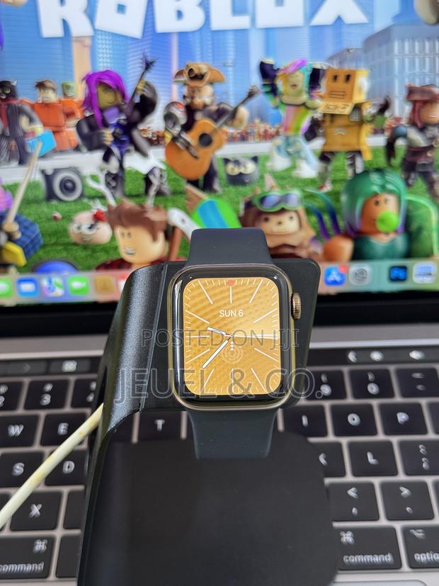 Apple Watch Series 5 40mm Stainless Steel GPS + Cellular