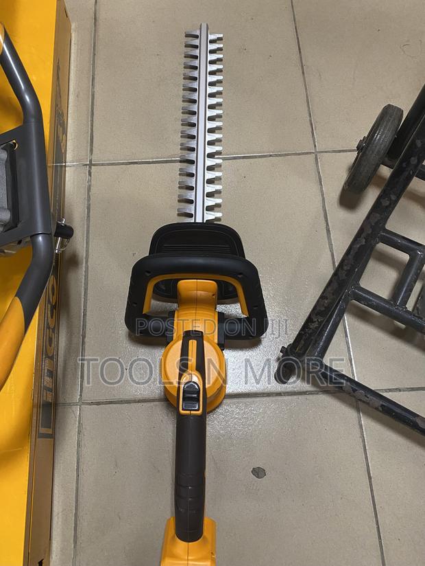 Ingco Cordless Hedge Trimmer (With 1 4.0ah Battery N Charger · Photo 4