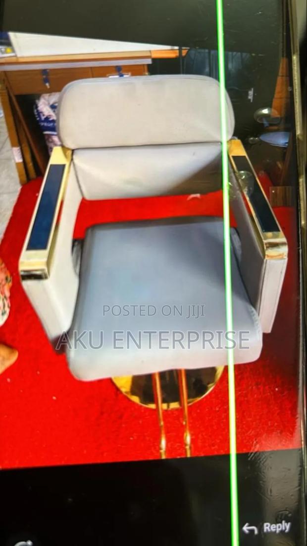 Leather Saloon Chair Gold Legs Adjustable · Photo 4