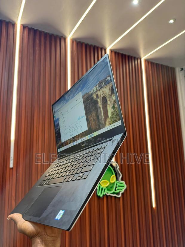 Laptop Dell XPS 15 16GB Intel Core I7 SSD 256GB photo 2