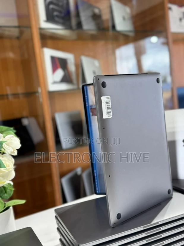 Laptop Apple MacBook Pro 2019 32GB Intel Core I7 SSD 512GB photo 3