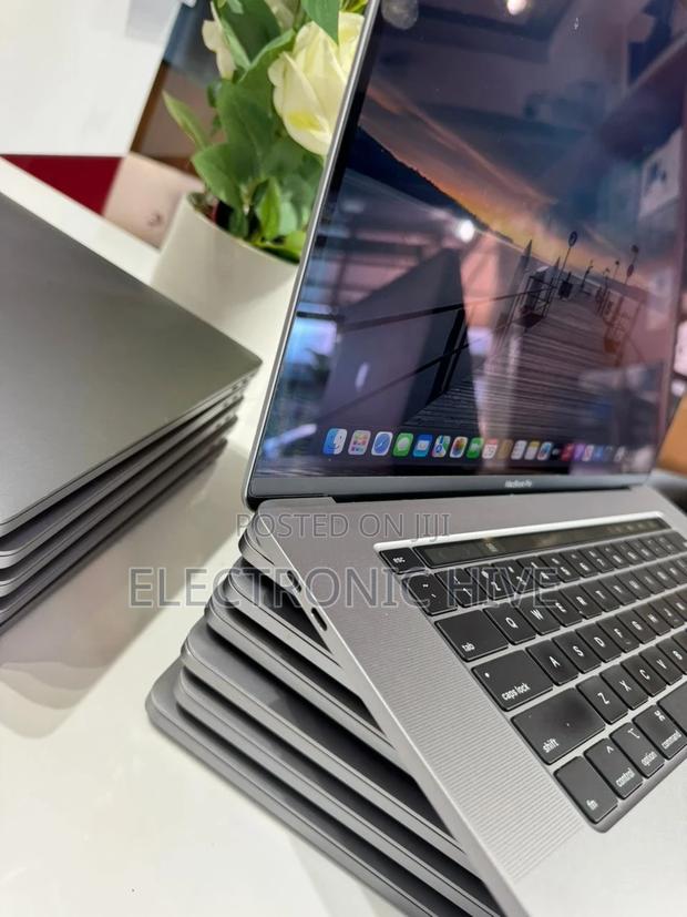 Laptop Apple MacBook Pro 2019 32GB Intel Core I7 SSD 512GB photo 4